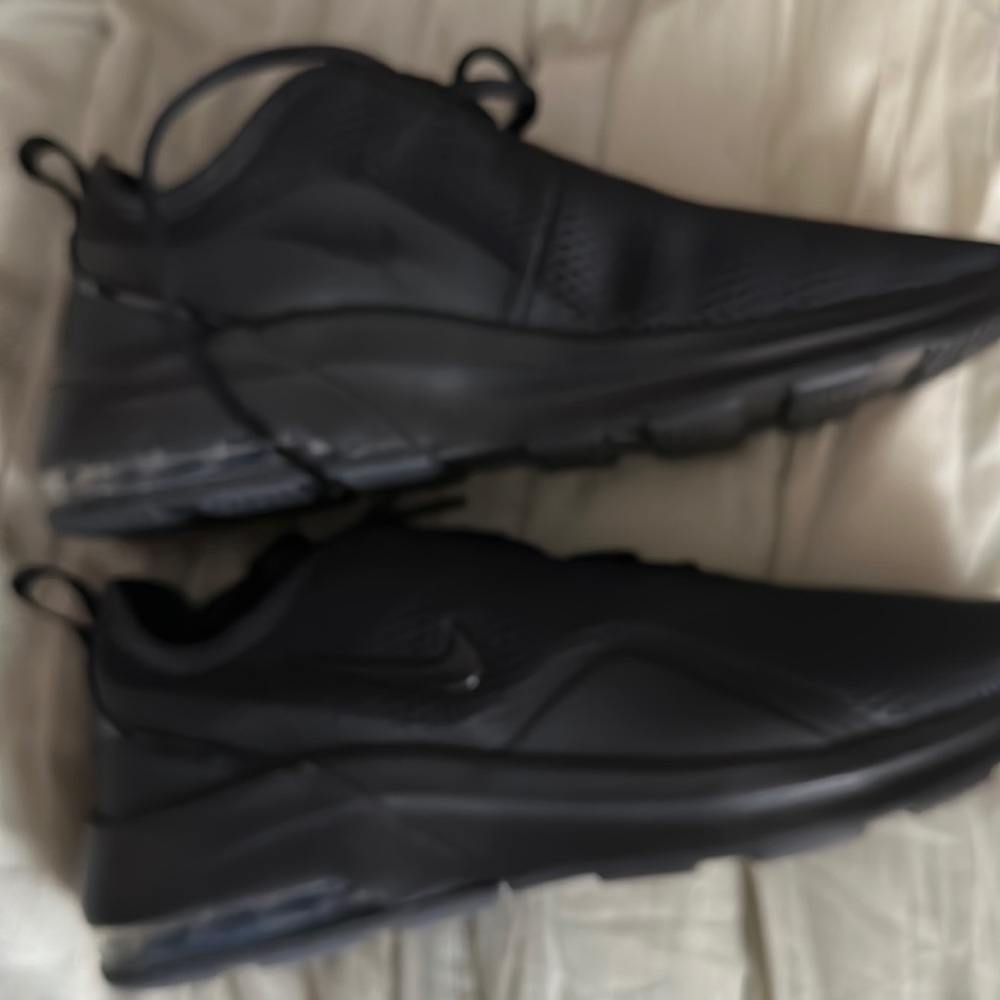 Black Nike